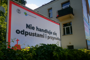 „Nie handluje się odpustami i przyrodą” – akcja billboardowa w centrum Kielc