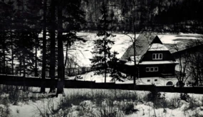 Dolina Wapienicy. „Domek nad zaporą” siedziba Pracowni w latach 1991-1999. Rok 1989