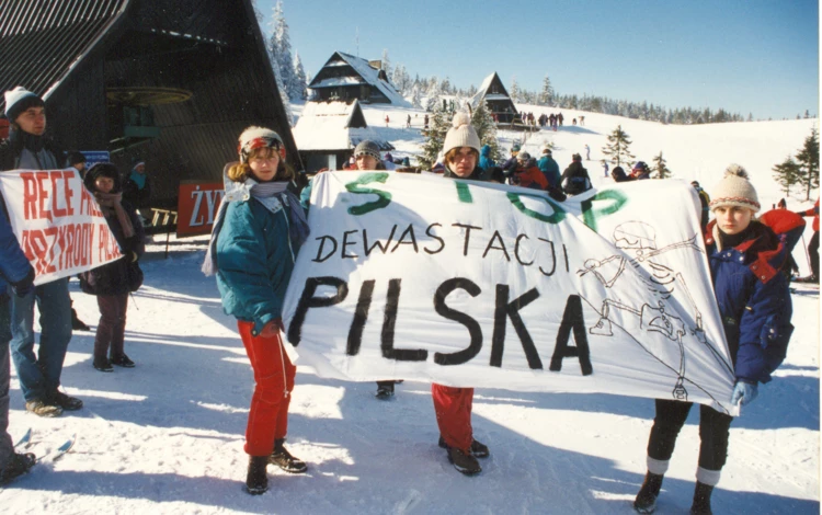 Protest przeciwko nielegalnym wyciągom na Pilsku. Luty 1996 r.