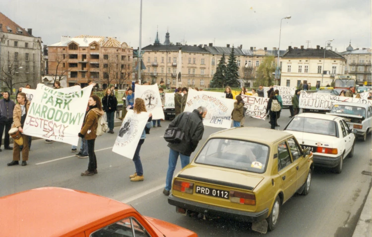 Manifestacja zwolenników utworzenia Turnickiego Parku Narodowego. Przemyśl, 16 kwietnia 1998 r.