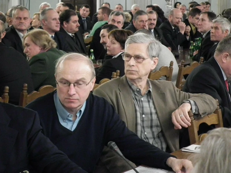 Zwolennicy nowelizacji: pisarz Kazimierz Orłoś (po prawej) i dr Jerzy Kruszelnicki (KOP PAN), 12 marca...