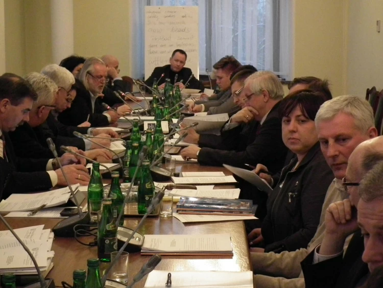 Na posiedzeniu podkomisji w sali było tłoczno, 23.01.2013. Fot. Marek Broniarek