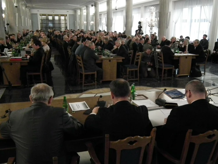 Wysłuchanie publiczne – sala kolumnowa, 12 marca 2012 r. Fot. Marek Broniarek
