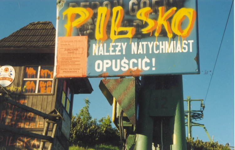 Pilsko – góra zniszczona przez wyciągi i trasy narciarskie. Lipiec 1995 r.