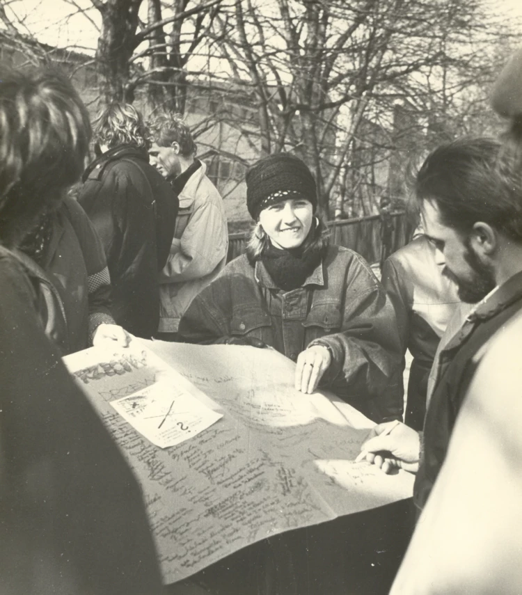 Podpisy na petycji przeciwko wycięciu drzew w centrum Bielska-Białej, marzec 1989